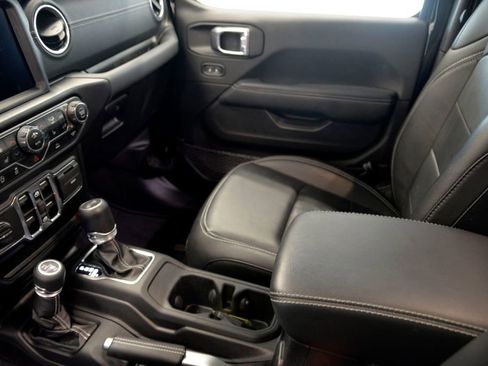 Used 2021 Jeep Wrangler Unlimited Sahara image 27