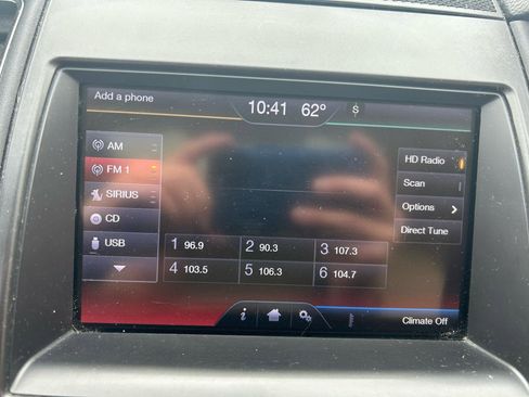 Used 2013 Ford Taurus Limited image 24