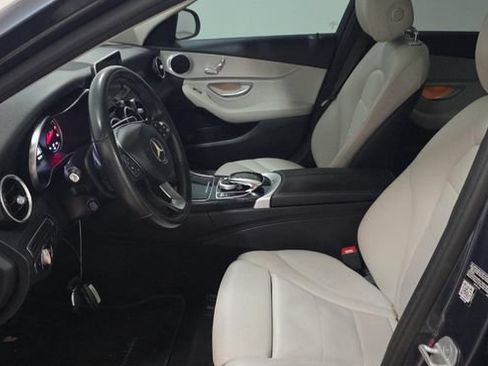 Used 2015 Mercedes-Benz C 300 4MATIC Sedan image 4