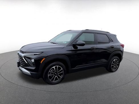 Used 2025 Chevrolet TrailBlazer LT w/ Driver Confidence Package image 8