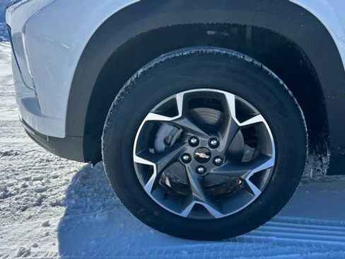New 2026 Chevrolet Trax LT w/ Sunroof Package image 11