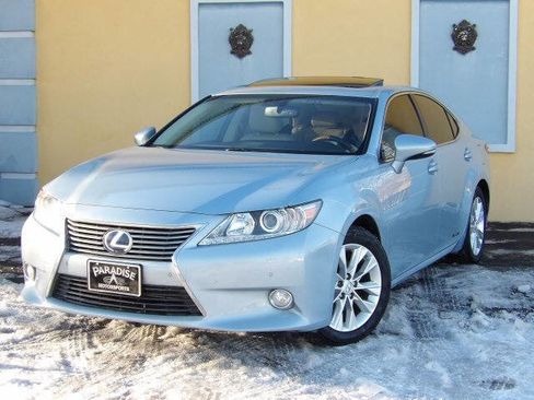 Used 2013 Lexus ES 300h image 1