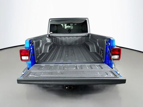 New 2025 Jeep Gladiator Sport image 26