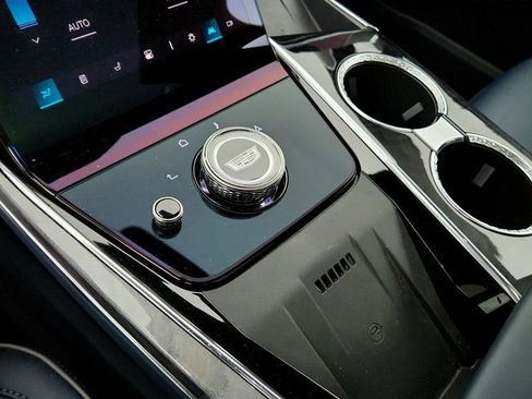 Used 2025 Cadillac Escalade IQ Luxury 2 image 17