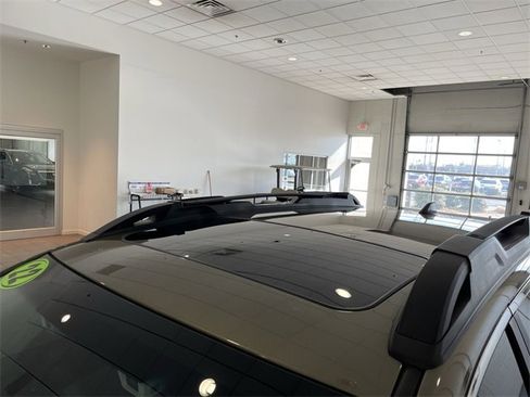 Used 2022 Subaru Outback Premium image 9