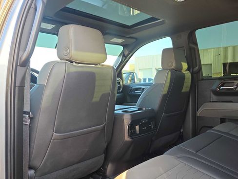 Used 2023 Chevrolet Silverado 1500 ZR2 w/ Technology Package AWD/4WD image 16