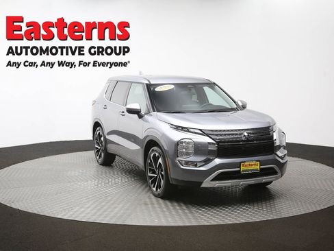 Used 2024 Mitsubishi Outlander SE image 50