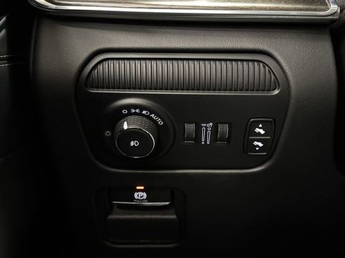 Used 2022 Jeep Grand Wagoneer Series II image 30