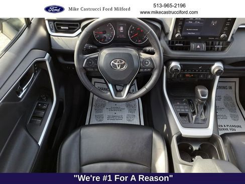 Used 2021 Toyota RAV4 XLE Premium image 11