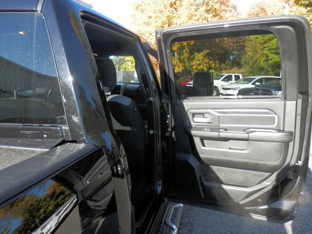 Used 2024 RAM 2500 Big Horn AWD/4WD image 33