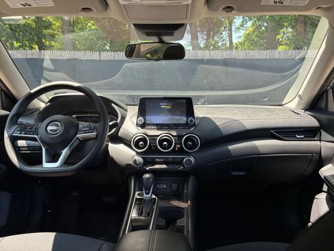 Used 2025 Nissan Sentra SV FWD image 31