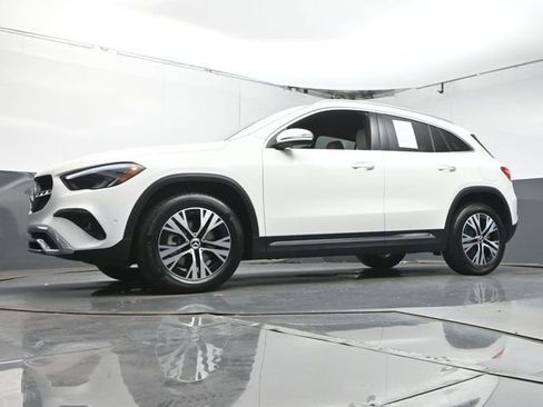 Used 2025 Mercedes-Benz GLA 250 4MATIC image 36