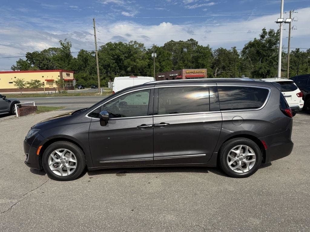 Used 2020 Chrysler Pacifica Limited FWD image 8