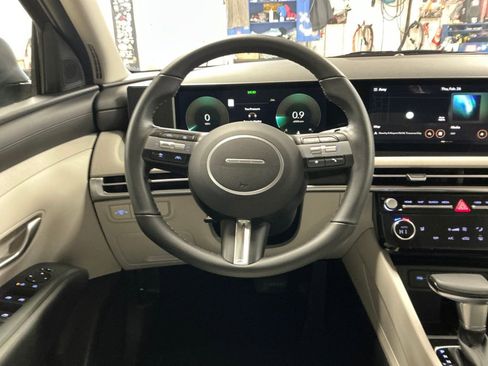 Certified 2025 Hyundai Tucson SEL image 18