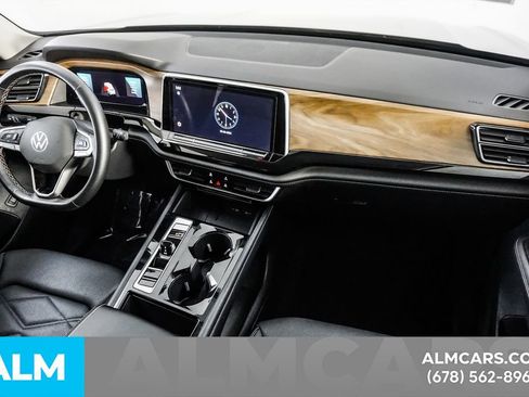 Used 2025 Volkswagen Atlas SE image 24
