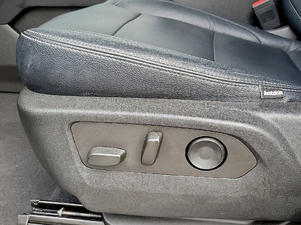 Used 2022 GMC Yukon SLE AWD/4WD image 12