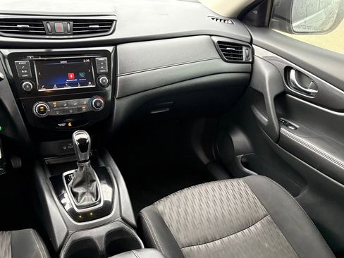 Used 2018 Nissan Rogue S image 13