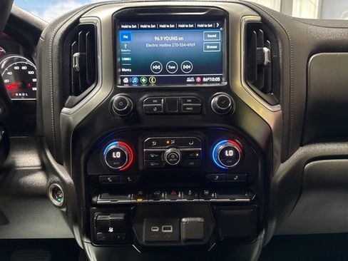 Used 2021 Chevrolet Silverado 1500 LT w/ Bed Protection Package image 11