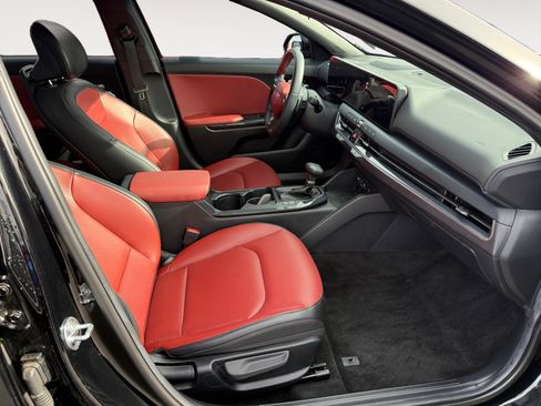Certified 2025 Kia K4 GT-Line Turbo FWD image 19