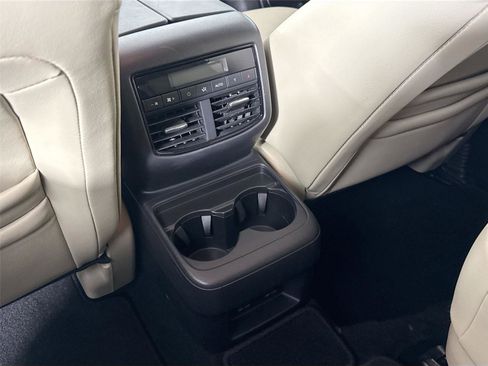 Certified 2022 MAZDA CX-9 Touring w/ Touring Premium Package image 39