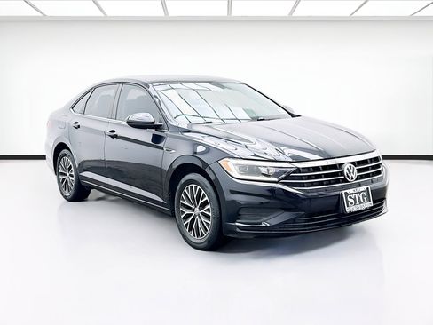 Used 2019 Volkswagen Jetta SEL w/ Cold Weather Package image 3