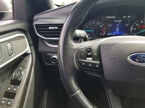 Used 2020 Ford Explorer XLT w/ Equipment Group 202A AWD/4WD image 26