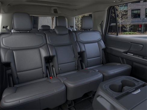 New 2025 Ford Expedition Active image 11