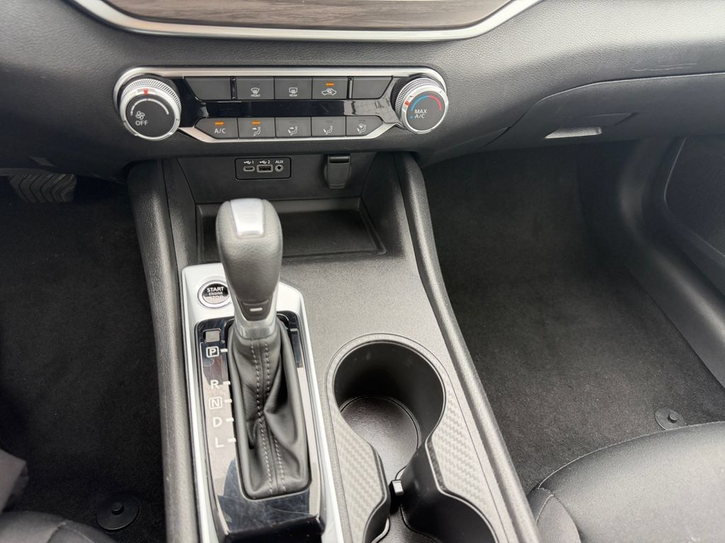 Used 2025 Nissan Altima 2.5 SV FWD image 10
