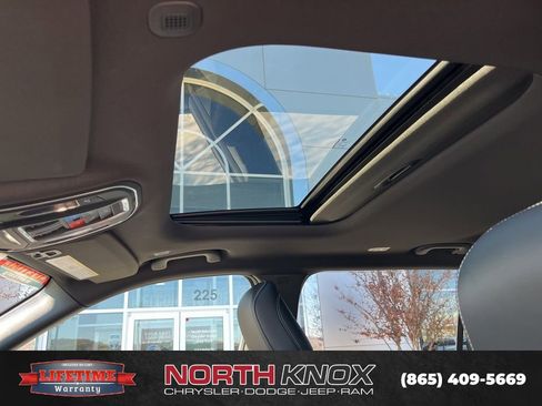 New 2025 Jeep Grand Cherokee L Altitude image 12