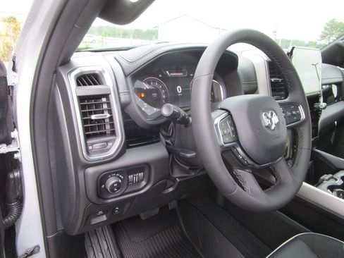 New 2026 RAM 1500 Laramie AWD/4WD image 28