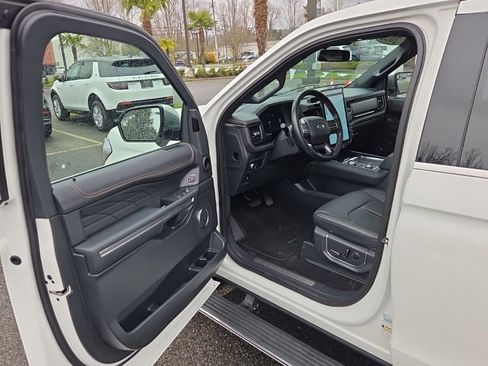 Used 2022 Ford Expedition Max Platinum image 10