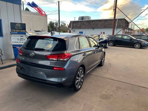 Used 2018 Hyundai Elantra GT FWD image 6