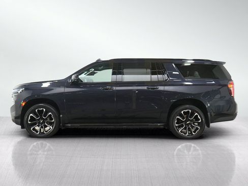 Used 2022 Chevrolet Suburban RST w/ Luxury Package AWD/4WD image 2