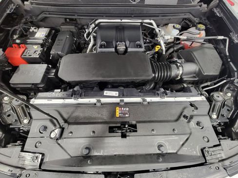 Certified 2025 Chevrolet Colorado Z71 w/ Midnight Edition AWD/4WD image 8