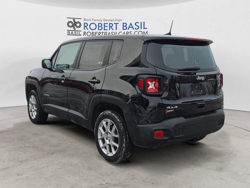 Used 2023 Jeep Renegade Latitude image 3