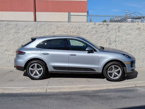Certified 2020 Porsche Macan image 8