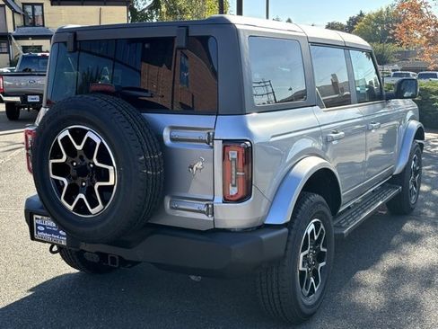 New 2024 Ford Bronco Outer Banks image 3