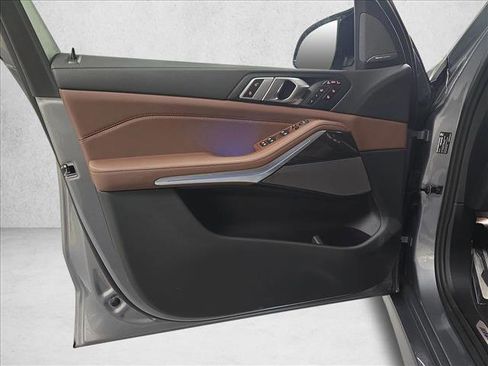 Used 2026 BMW X7 M60i image 29