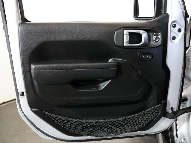 Used 2022 Jeep Wrangler Unlimited Rubicon w/ Cold Weather Group AWD/4WD image 27