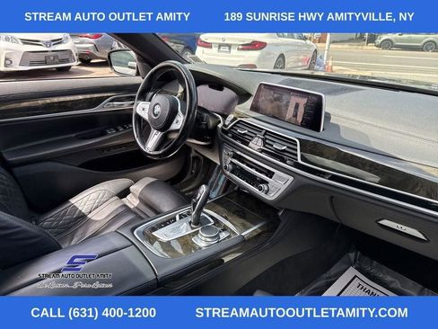 Used 2020 BMW 750i xDrive w/ M Sport Package image 11
