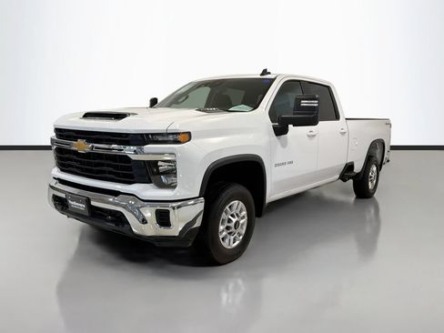 Used 2024 Chevrolet Silverado 2500 LT AWD/4WD image 5