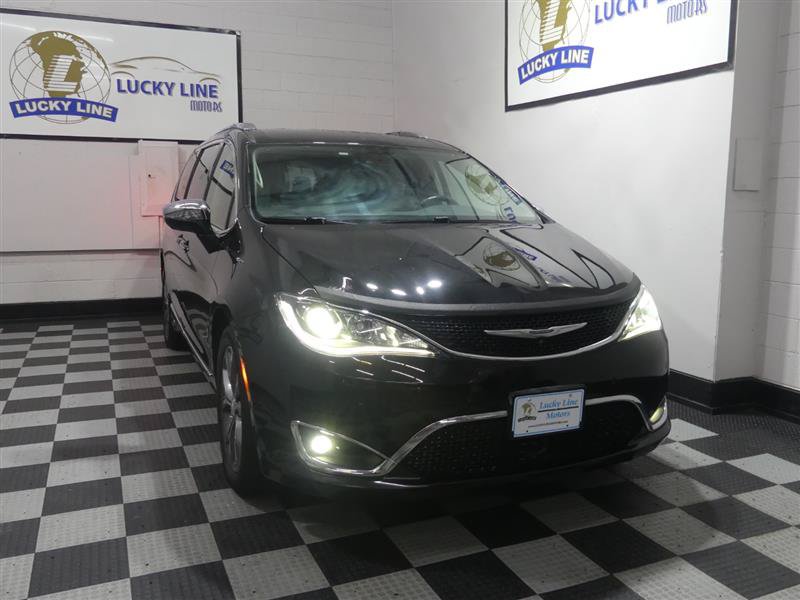 Used 2017 Chrysler Pacifica Limited w/ UConnect Theater Package FWD image 5