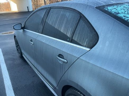 Used 2012 Volkswagen Jetta GLI image 9