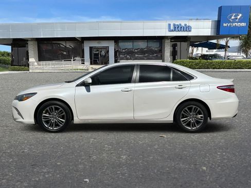 Used 2017 Toyota Camry SE FWD image 6