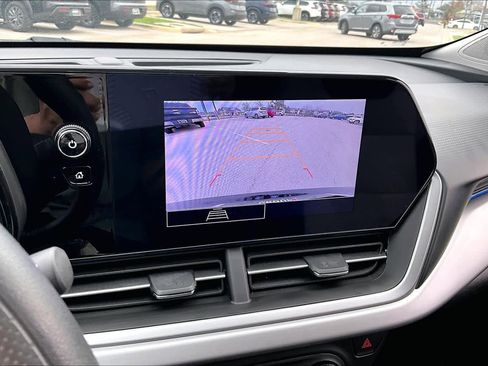 Used 2024 Chevrolet Trax LS w/ Driver Confidence Package image 27