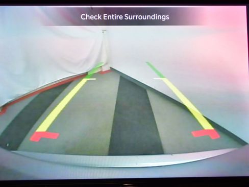 Used 2024 Chrysler Pacifica Limited FWD image 26