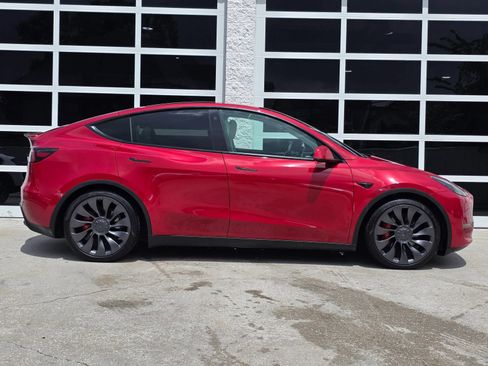 Used 2022 Tesla Model Y Performance AWD/4WD image 3