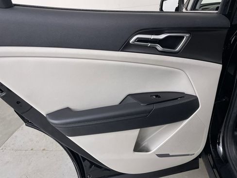 Used 2023 Kia Sportage EX image 20