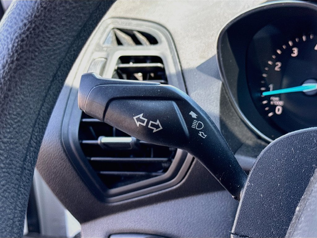 Used 2018 Ford Escape SE FWD image 18