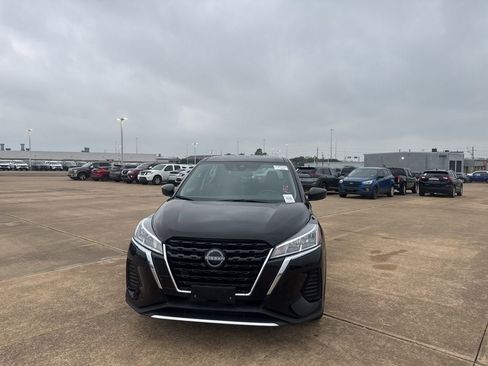Certified 2023 Nissan Kicks S FWD image 5